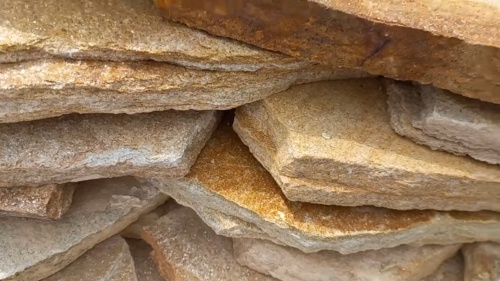 Плитняк златолит жёлтый золотистый для отмостки купить в Егорьевске