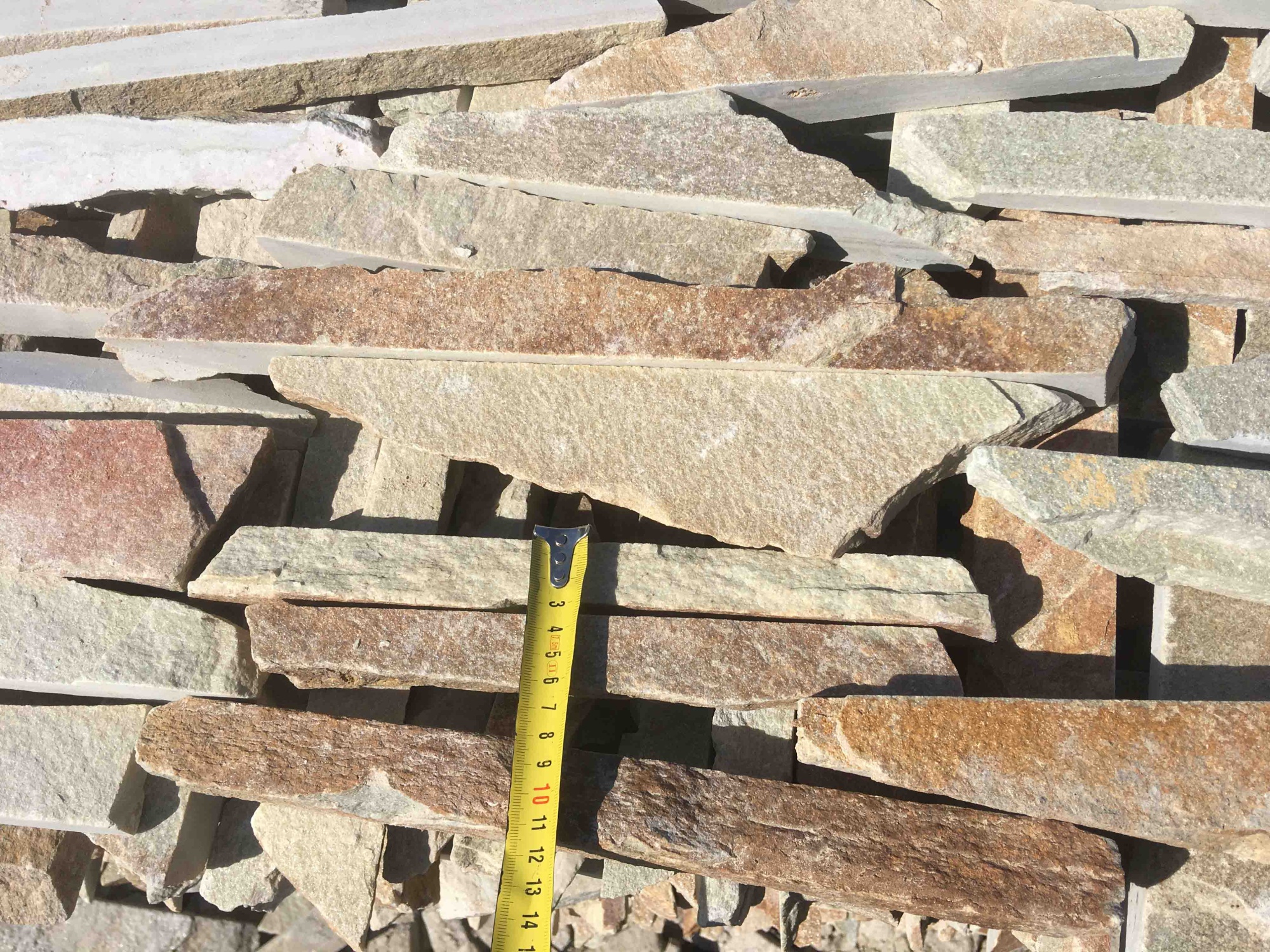 Горбушка златолит золотистый для облицовки купить в Егорьевске