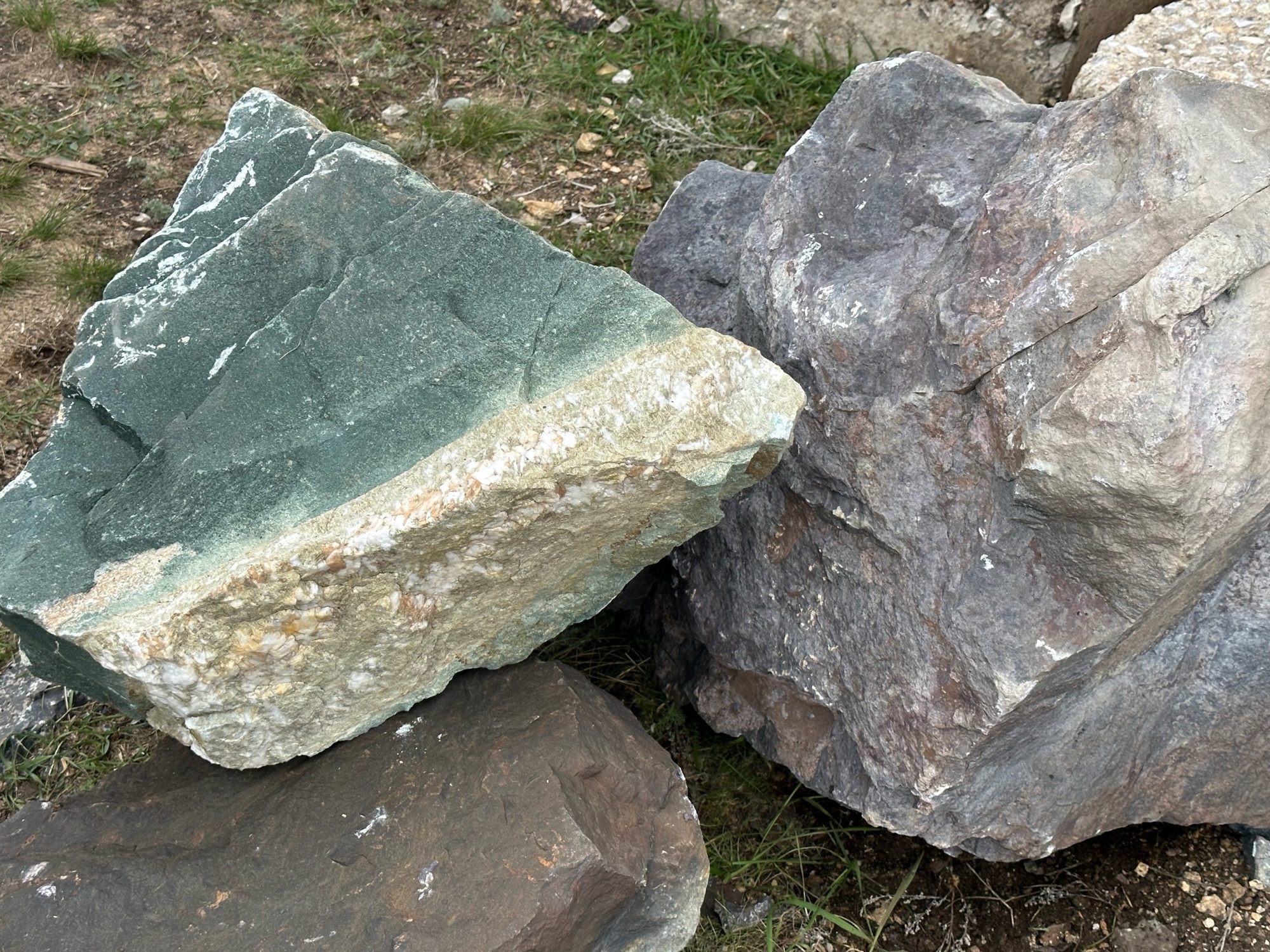 Камни для ландшафтного дизайна зелёные 10-60 килограмм купить в Егорьевске