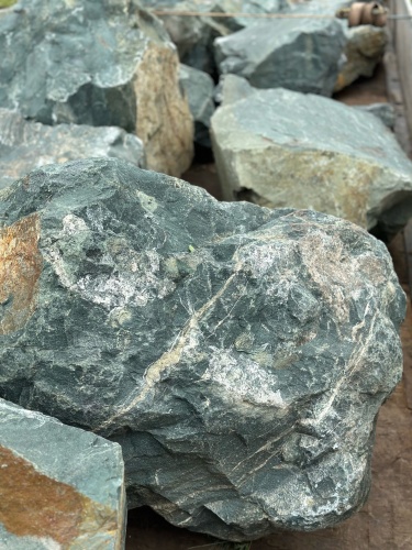 Камни для ландшафтного дизайна зелёные 10-60 килограмм купить в Егорьевске