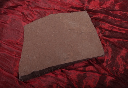 Плитняк лемезит бордовый для цоколя 1,5-2 см купить в Егорьевске